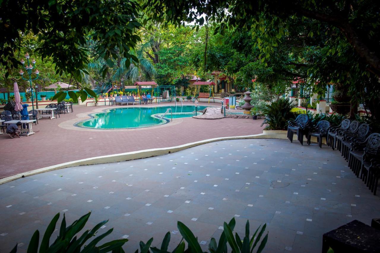 Adamo The Resort Matheran Bagian luar foto