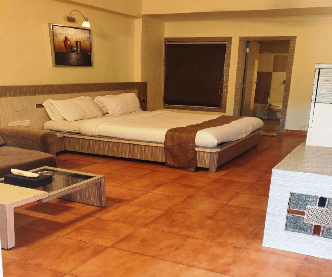 Adamo The Resort Matheran Bagian luar foto