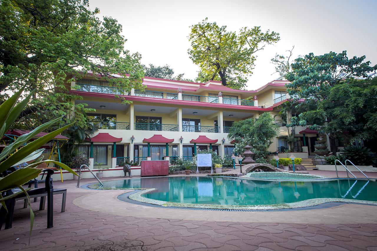 Adamo The Resort Matheran Bagian luar foto