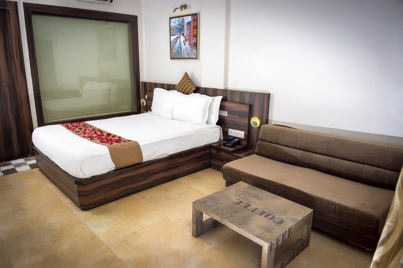 Adamo The Resort Matheran Bagian luar foto